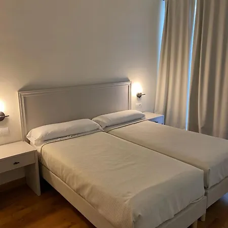 Santa Ana Hotel 2*